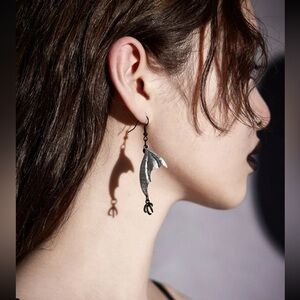 🦇 Awesome Bat Wing And Craw Tassel Drop Earrings 🦇